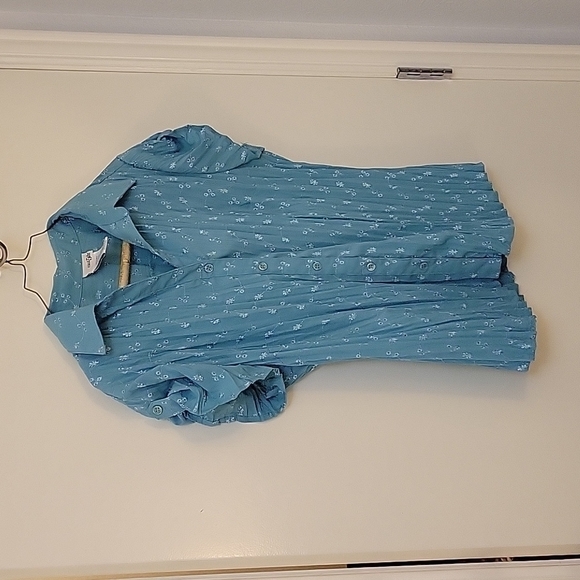 EAST 5TH Coquette Floral Eyelet Short Sleeve Button Down Blouse - Picture 2 of 8